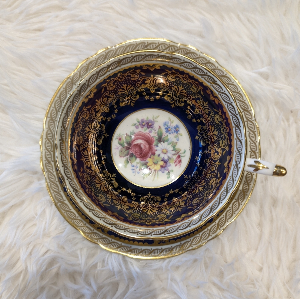 Paragon Rare DW Teacup and Saucer set A1143